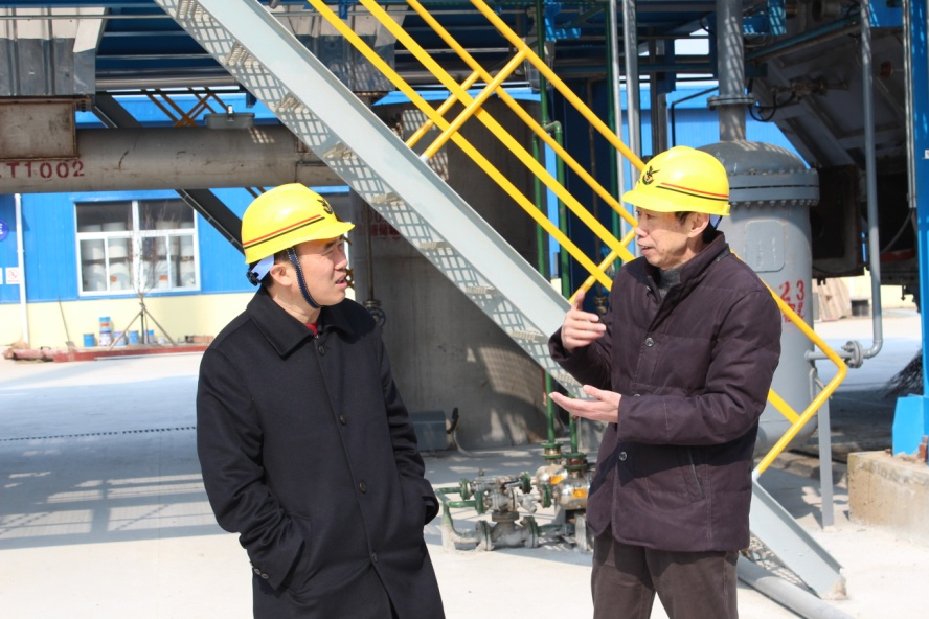 2015年2月13日，市副市長黃亞平現(xiàn)場查看華瑞綜合利用及二期焚燒項目建設(shè)情況